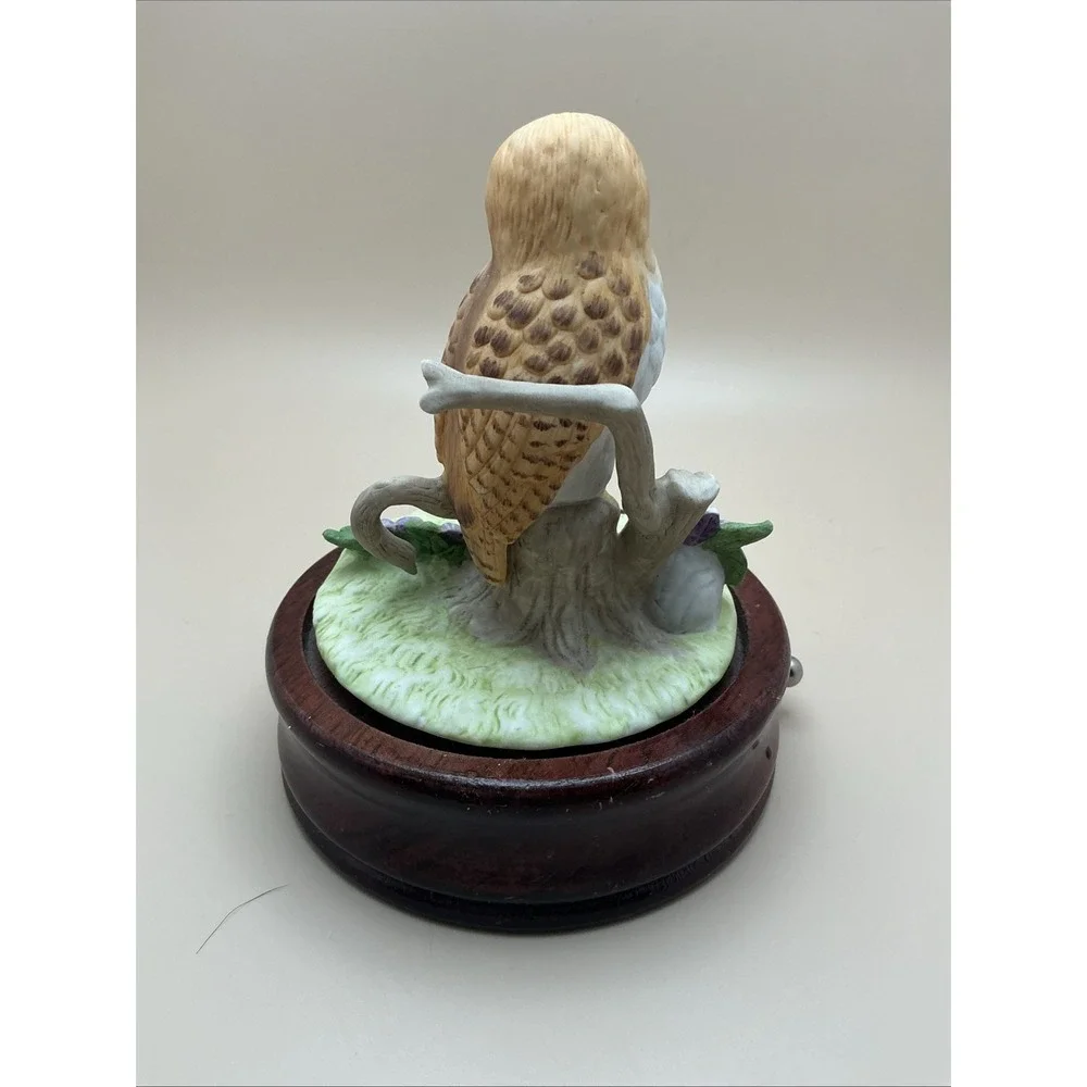 Vintage Barn Owl‎ Music Box